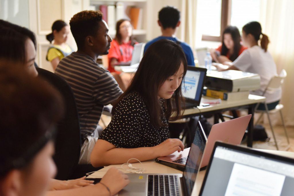 Chương trình trung học Mỹ F 2