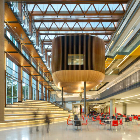 cac truong dai học canada