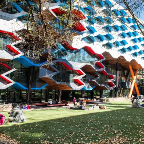 Các trường đại học học phí rẻ ở Melbourne 1