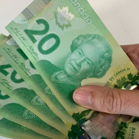 Tổng chi phí du học Canada: Bao nhiêu tiền? Làm thế nào để tiết kiệm? 2