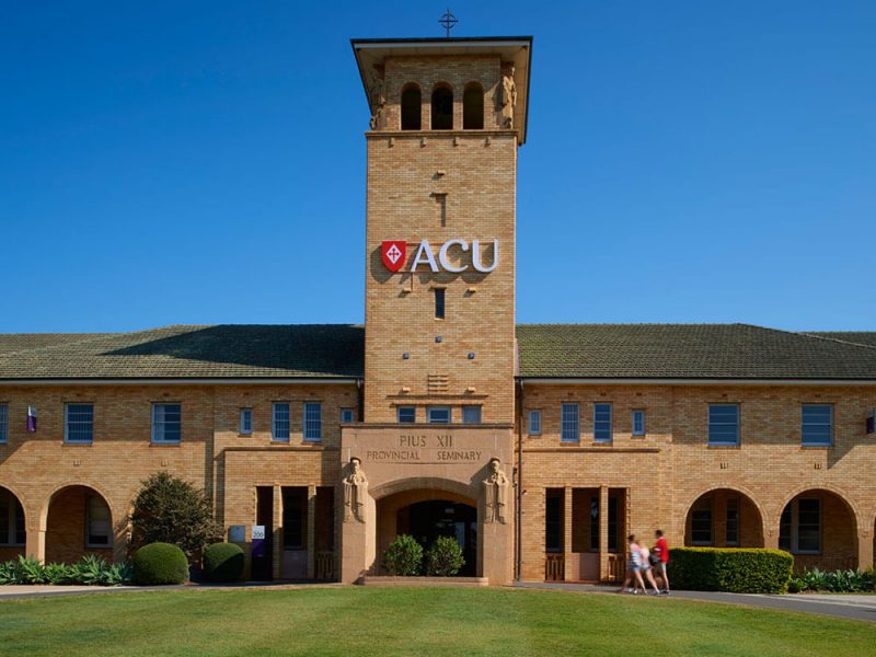 Học bổng Australian Catholic University 4